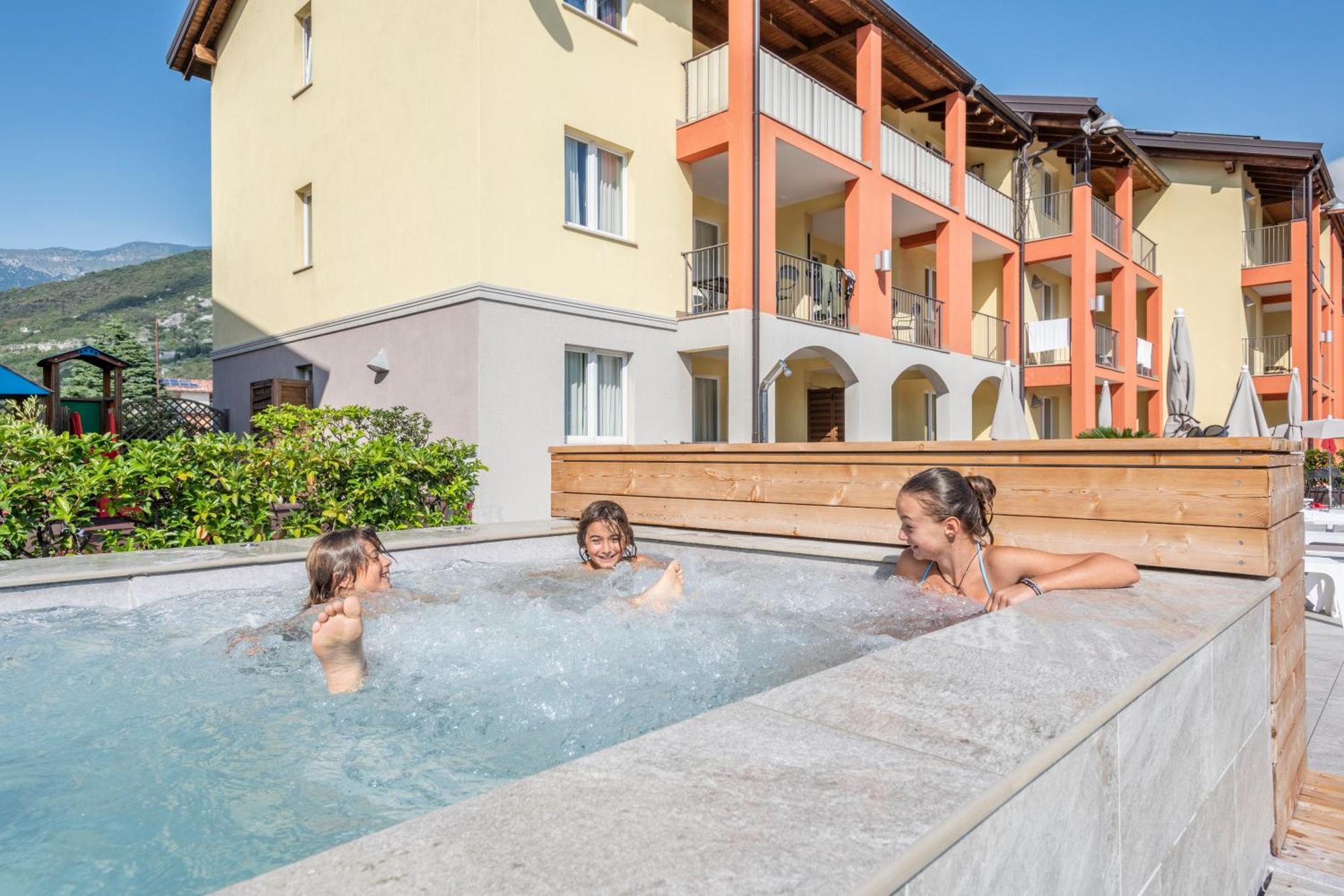 Residence Maroadi Torbole Sul Garda Kültér fotó